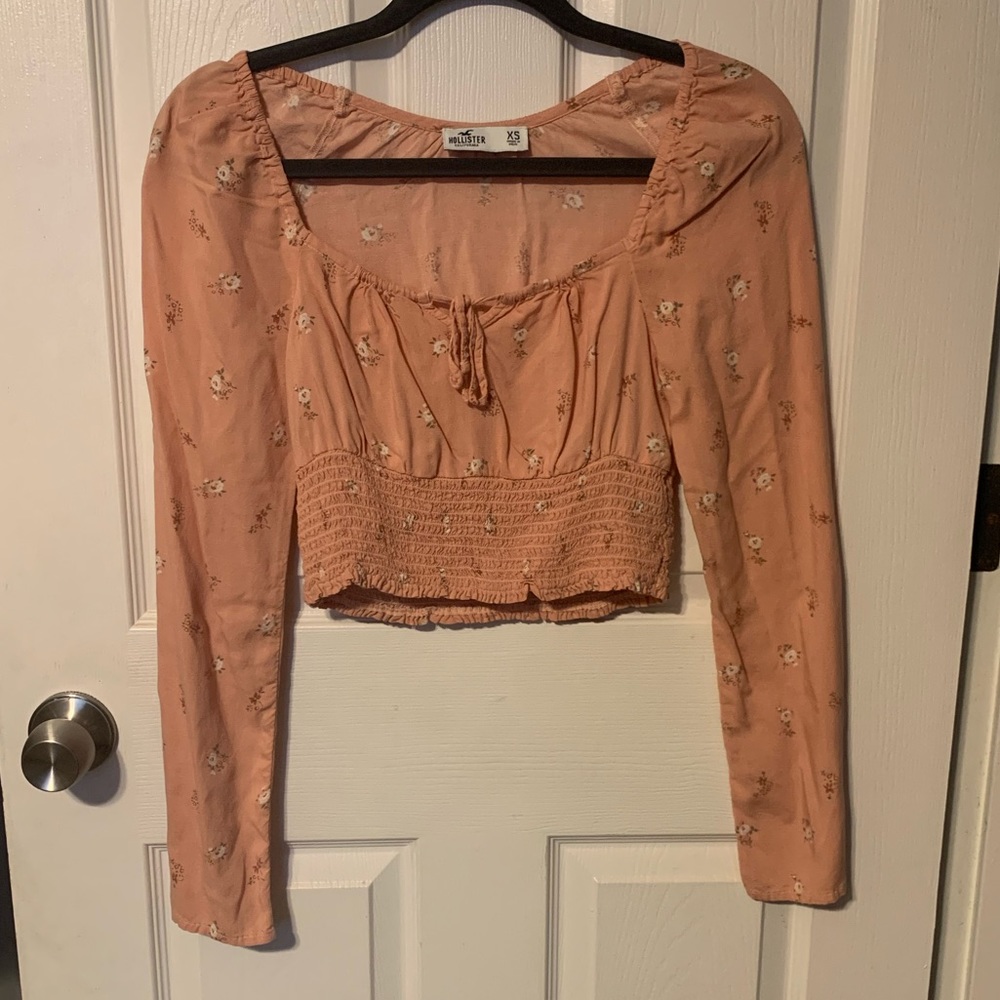 XS Hollister long sleeved crop top